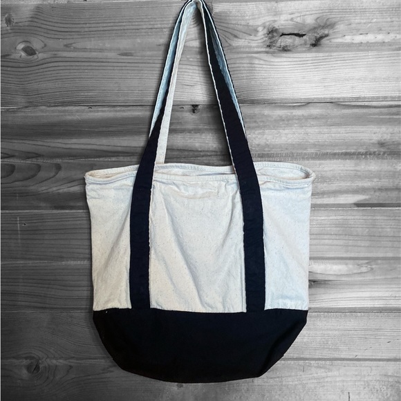 FREE with BUNDLE Black and Cream Vanity Fair Boat and Tote Style - Picture 2 of 2